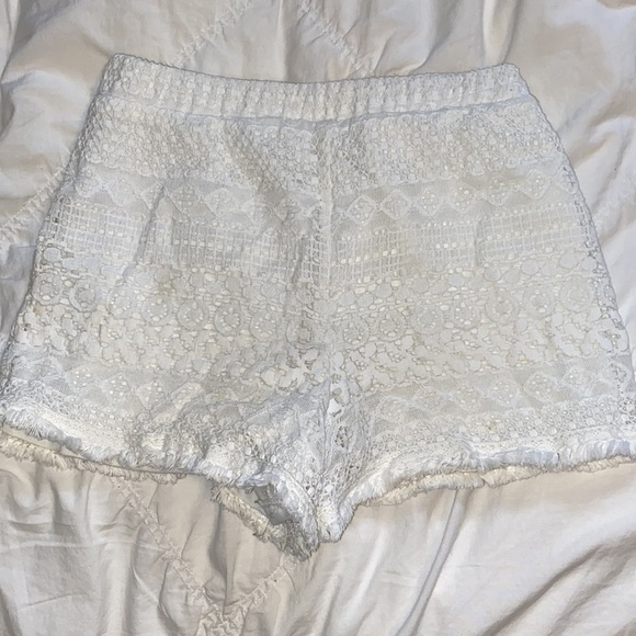 Kids White lace shorts - Picture 4 of 4